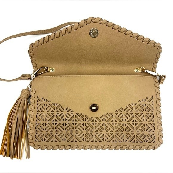 Leyla Laser Cut Envelope Clutch/Crossbody Tan NWOT - Picture 3 of 9